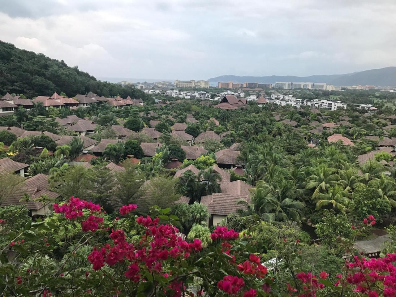 Stony Brook Villa Jianguo Resort Санья Екстер'єр фото